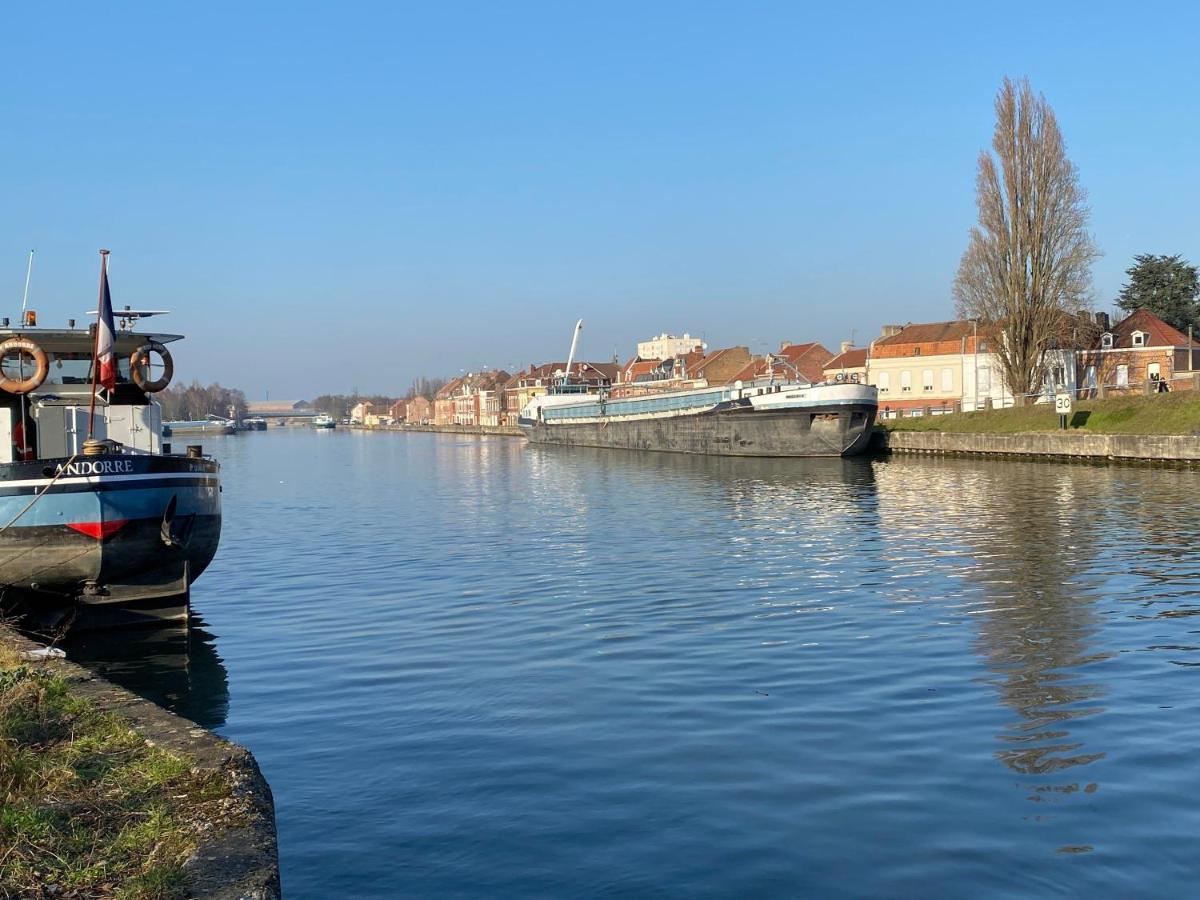 Peniche "Louise Michel" Sejournez Dans L'Appartement Du Capitaine, Offrez Vous Une Experience Inoubliable Au Fil De L'Eau Дуэ Экстерьер фото